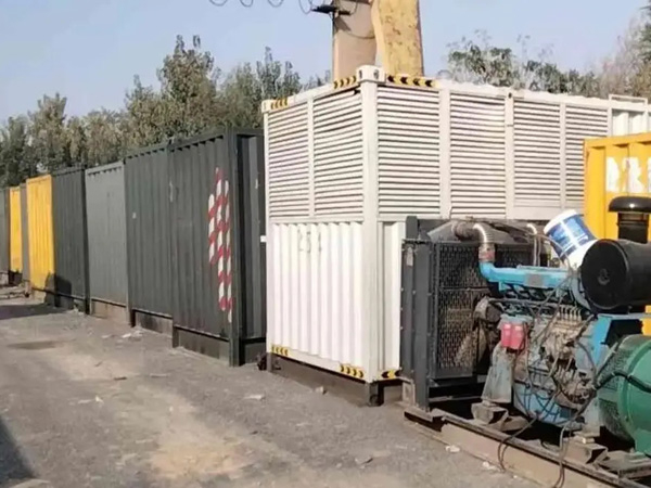 金川200KW柴油发电机机组每小时油耗是多少？